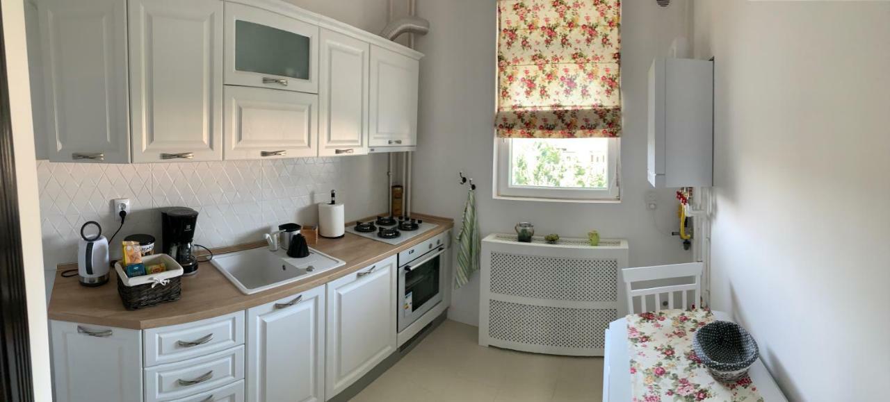 English Apartment Craiova Ngoại thất bức ảnh