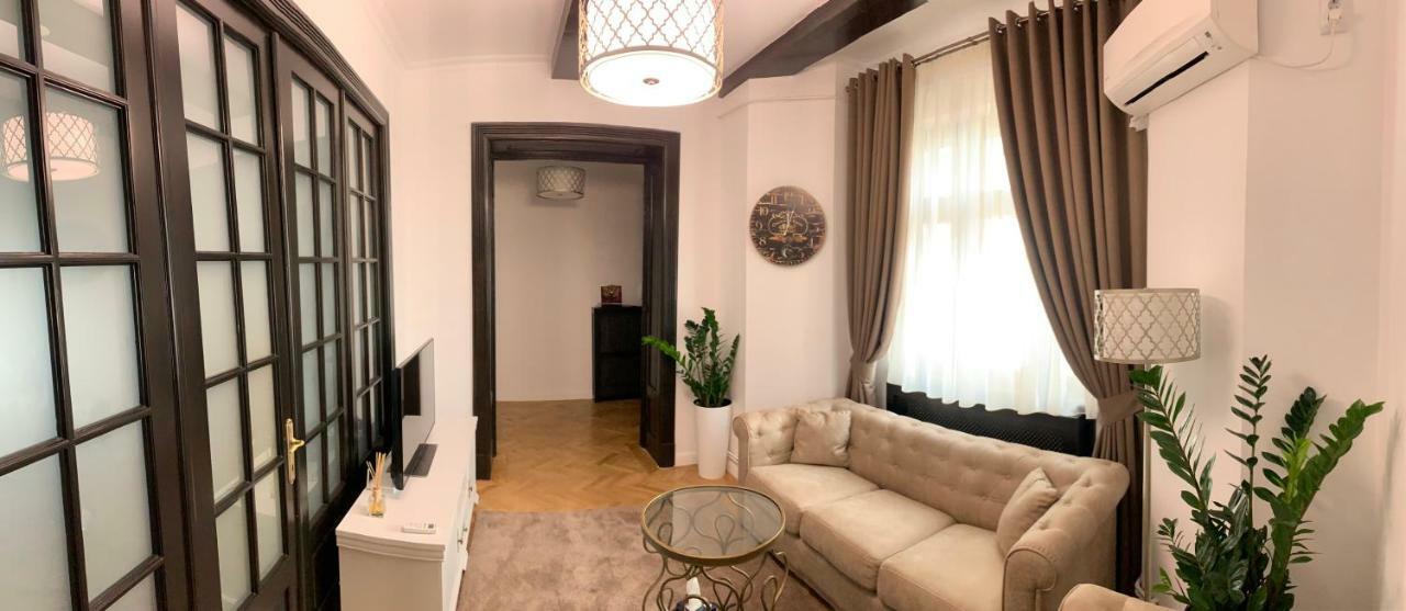 English Apartment Craiova Ngoại thất bức ảnh
